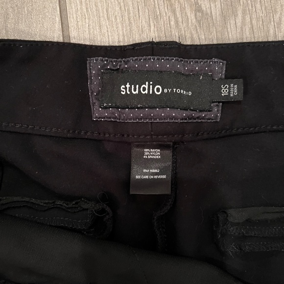 Studio by Torrid Black Boot Cut Pants Size 18S - Picture 3 of 4